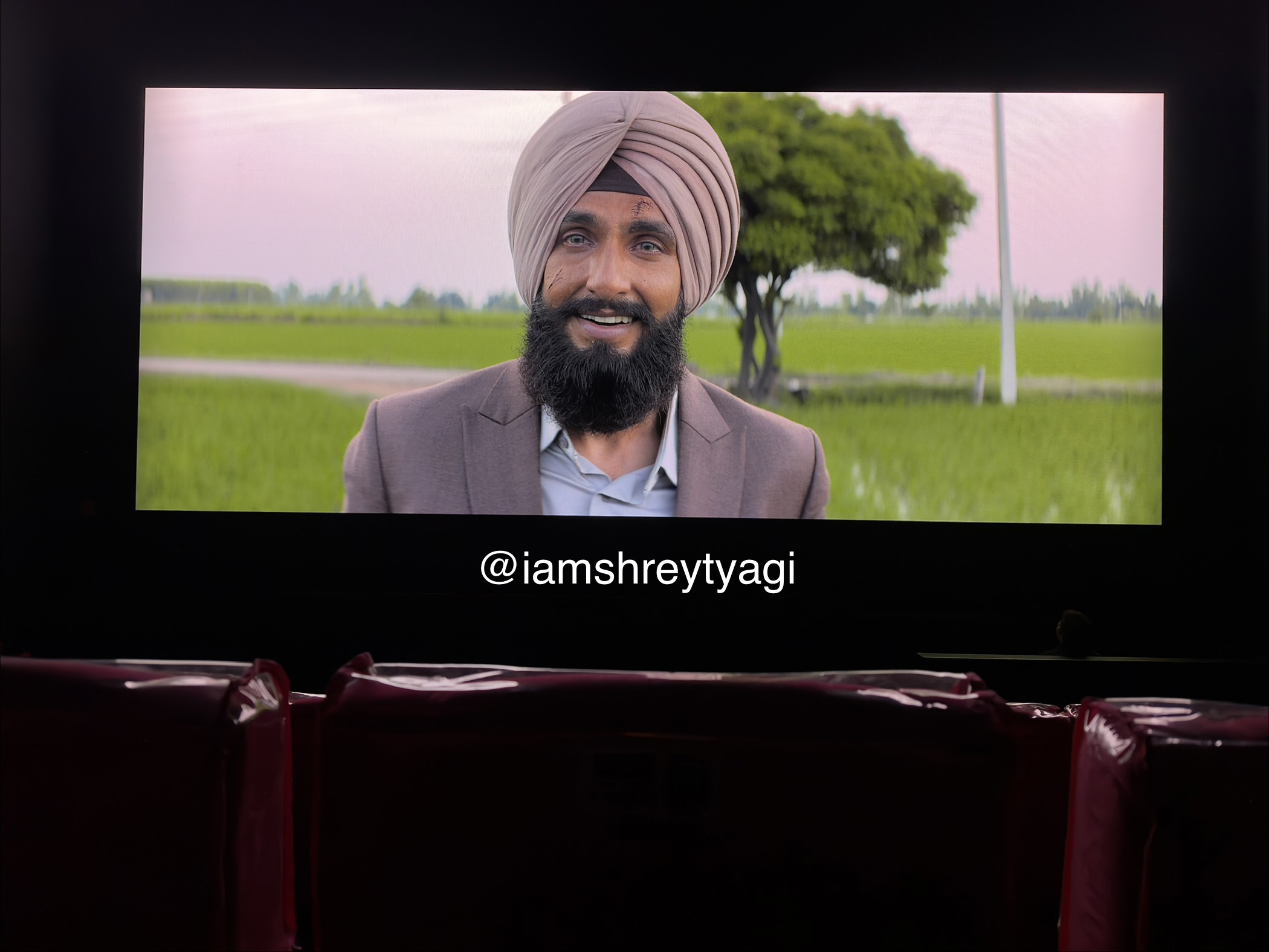 Dhurandhar content playing on screen 1