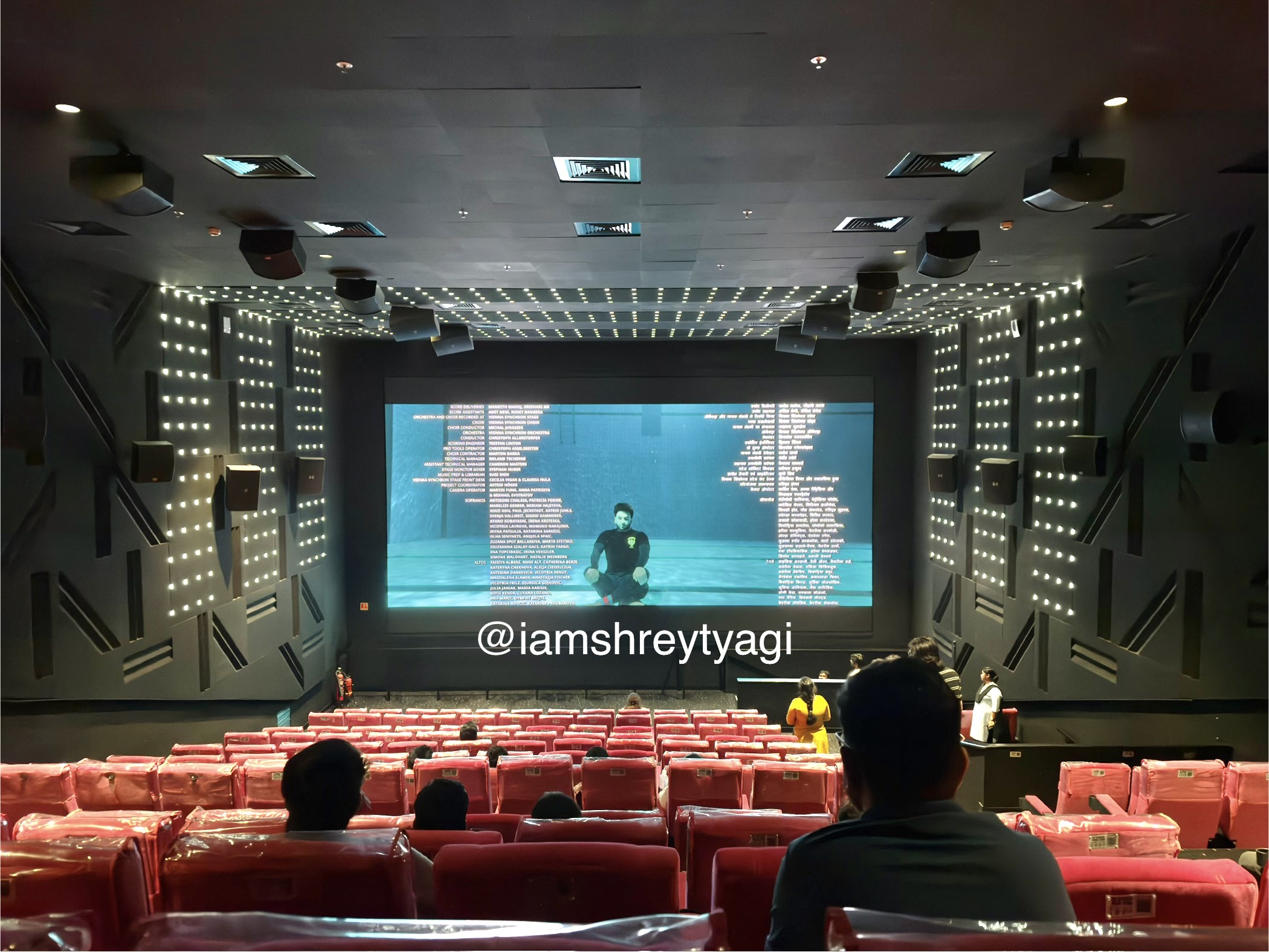Dhurandhar playing during last credits with light on 1